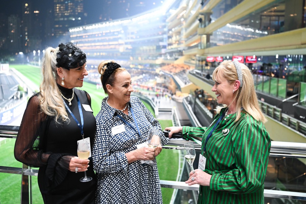 今年國際賽事周吸引近1,400名海外旅客參與賽馬旅行團來港,人數較去年激增130%。 今年國際賽事周吸引近1,400名海外旅客參與賽馬旅行團來港,人數較去年激增130%。