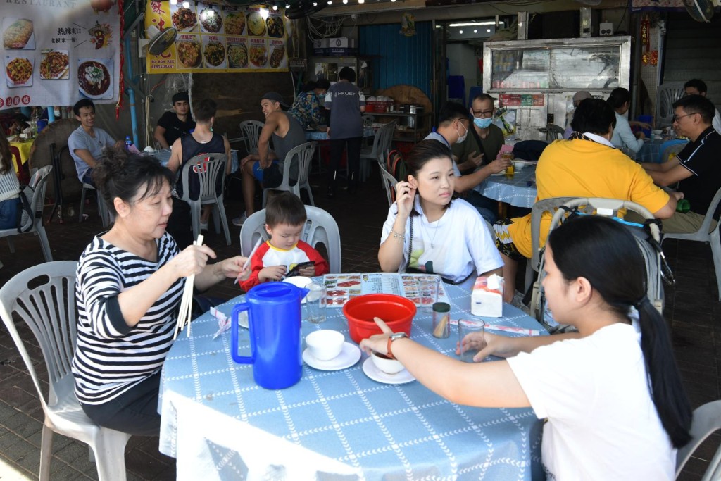 長洲下午人流增加