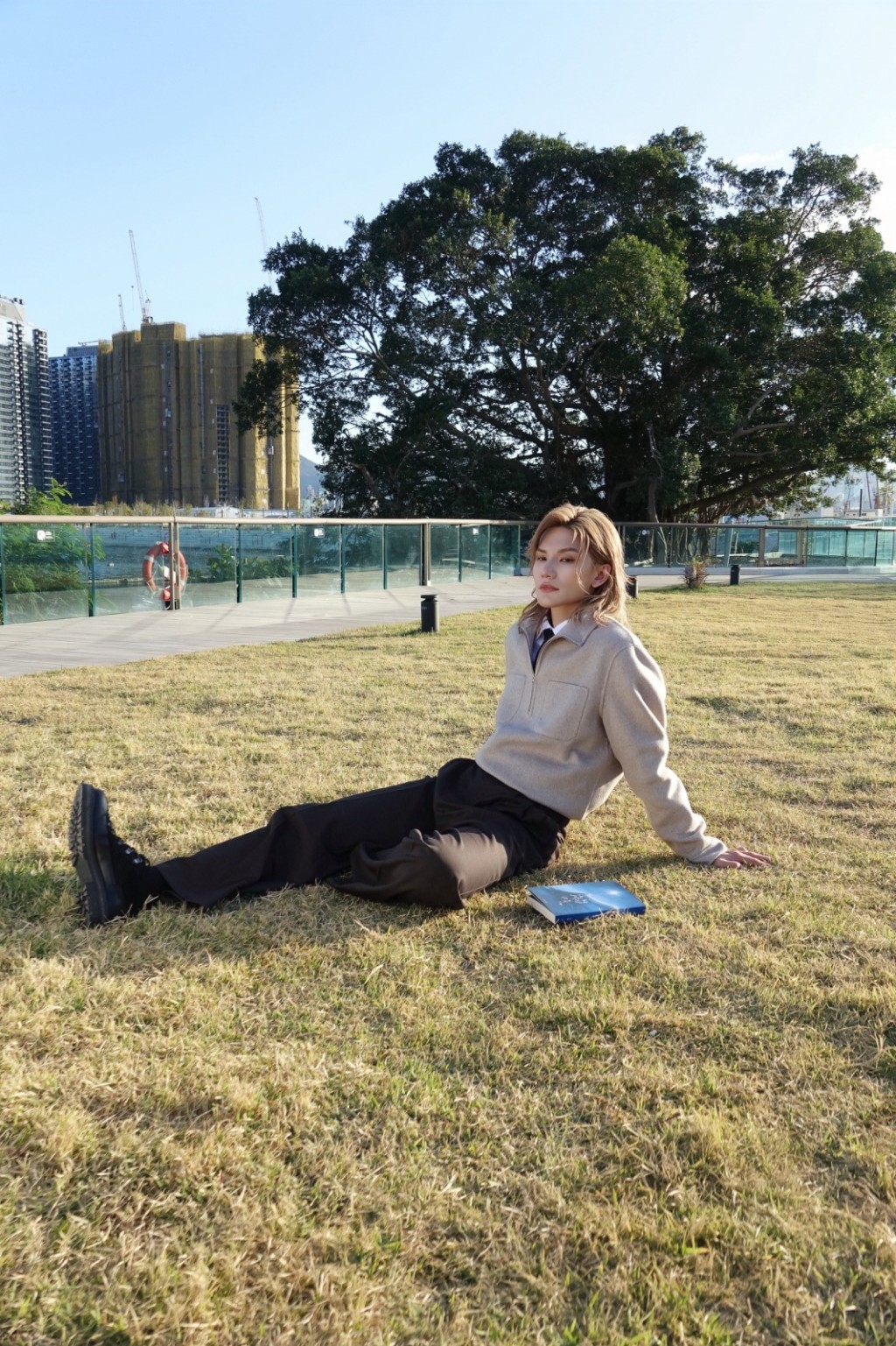 MV只拍了五小时，浓缩主人翁三段人生。