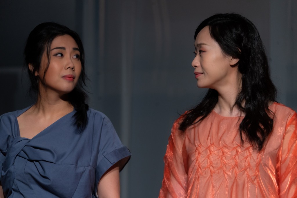 《兩個女子》於2021年《香港藝術節》演出。