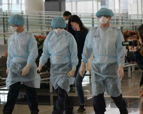 衞生署提醒旅客在機場要長時間辦理檢疫。