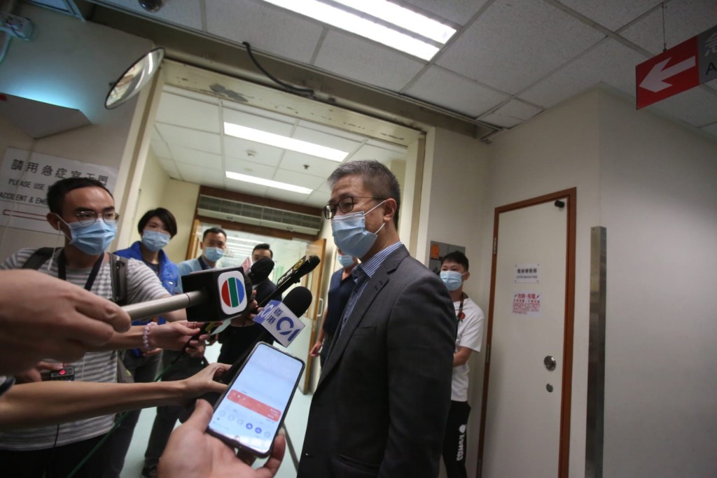 蕭澤頤離開醫院時表示,搜救工作仍然繼續。
