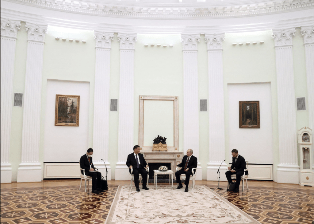 習近平和普京2023 年 3 月 20 日在莫斯科克里姆林宮舉行非正式會議。路透社