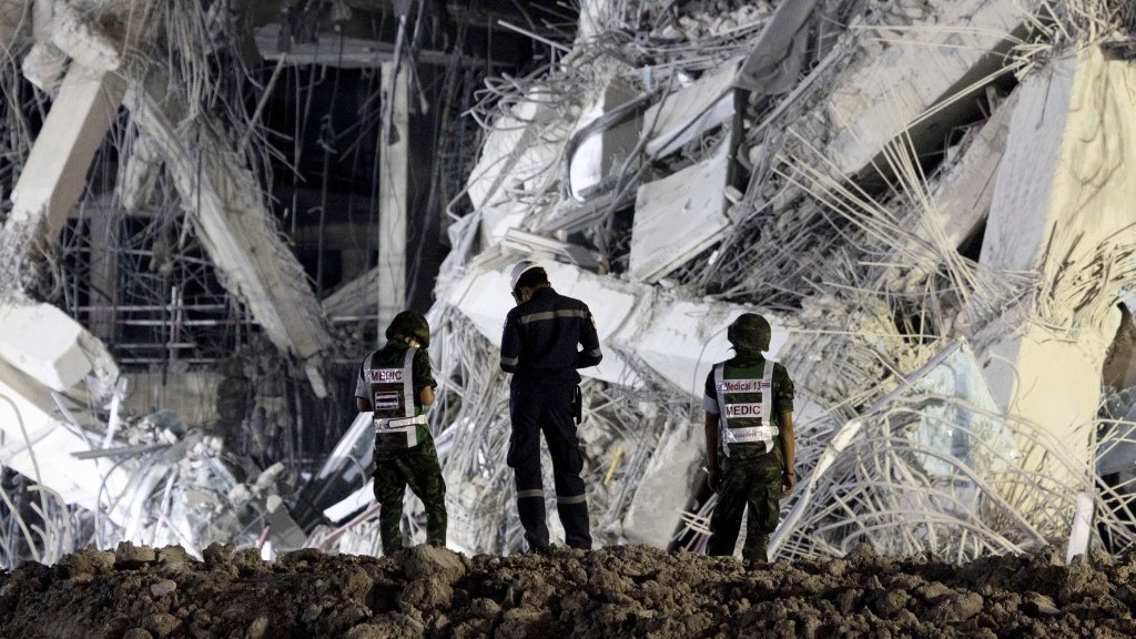 緬甸發生7.6級地震,遠至超過800公里的泰國曼谷也有興建中的高樓大廈倒塌。美聯社