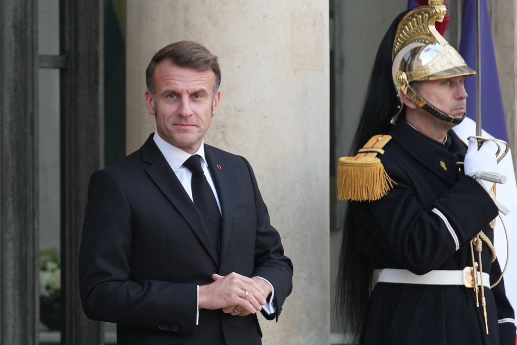 消息指马克龙计划邀请习近平参加G7峰会。美联社 消息指马克龙计划邀请习近平参加G7峰会。美联社