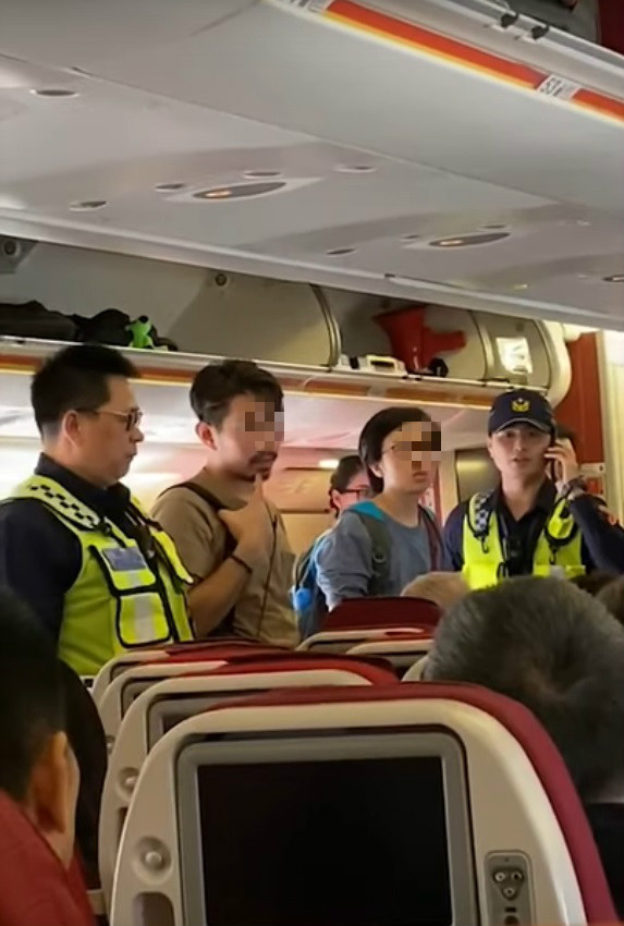 香港女子在返港航班起飛前叫「有炸彈」。網上圖片