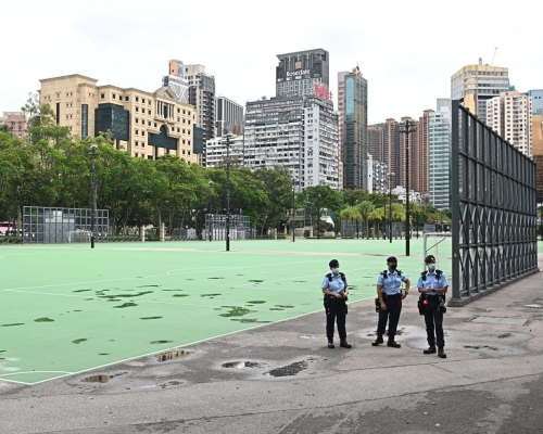 警方圍封維園足球場等地。