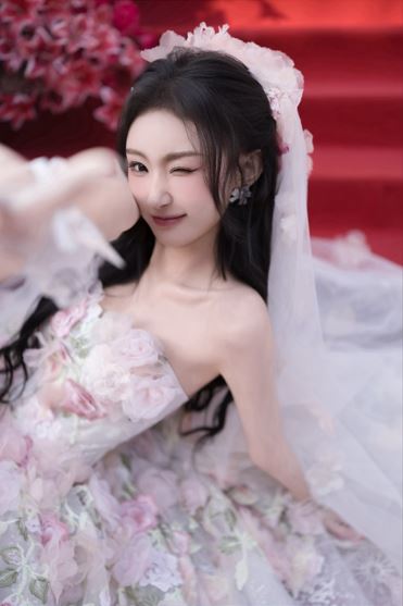 陳雪凝和李瑞濱17日在山西舉行婚禮。微博