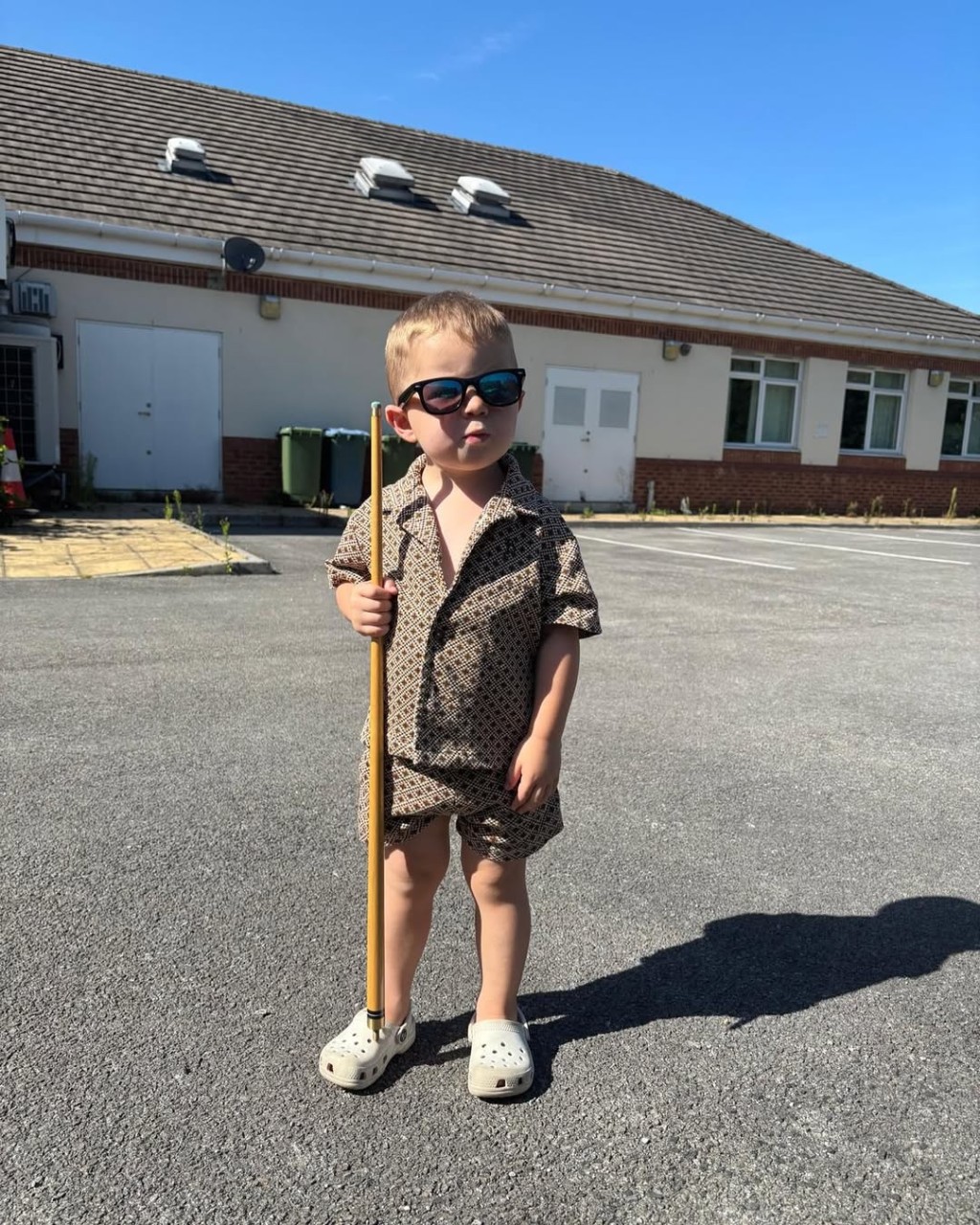 2歲的祖德・奧雲斯（Jude Owens）成功刷新兩項英式桌球的健力士世界紀錄。IG@judey147