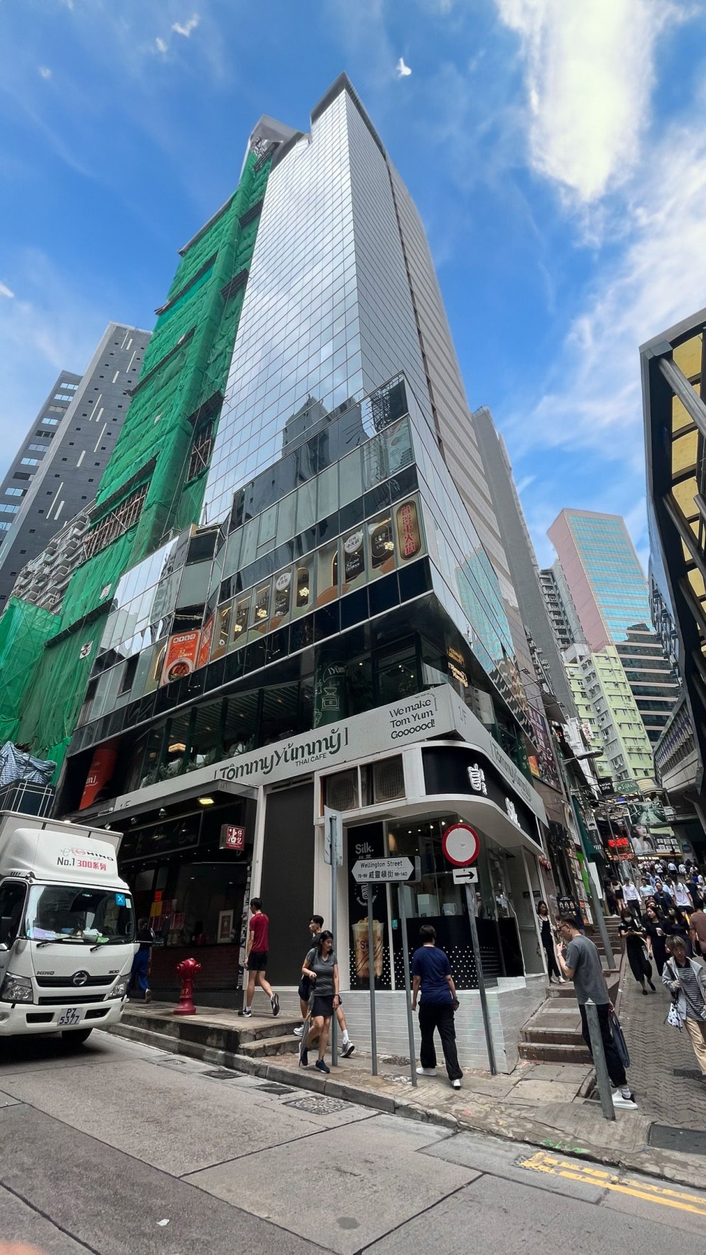 中環翡翠中心全層單位，明嘉福家族以約1352萬沽售。