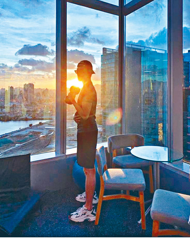 陸浩明等咗兩日終於鬆口氣，不忘呼籲大家樂觀面對。