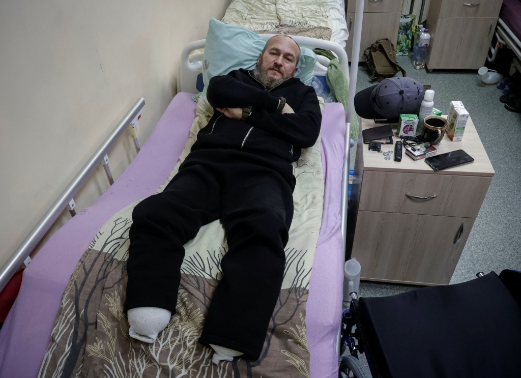 乌军伤兵弗拉森科（Kostiantyn Vlasenko）获无人机从战争前线撤离。 路透社
