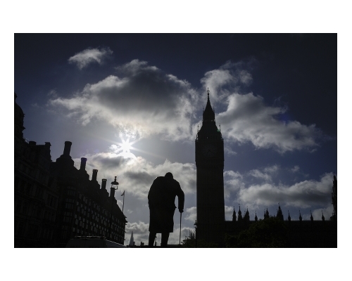 邱吉爾擔任英國首相時,曾企圖掩蓋納粹有意與英國王室成員串通的陰謀。AP