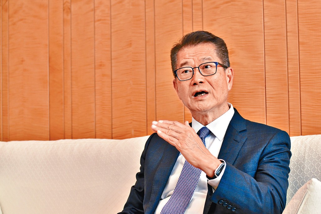 陳茂波認為樓市目前已穩住,因息口已見頂。