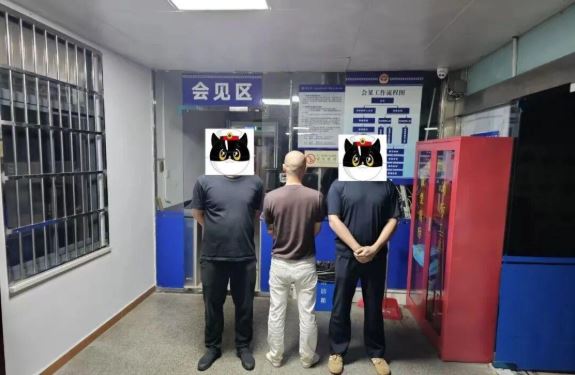 彭某在抖音中找行竊目標。餘江公安