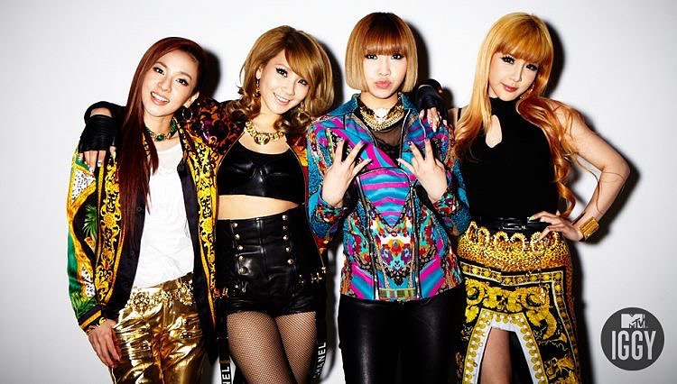 當年2NE1紅極一時。