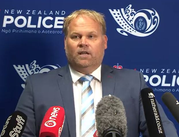 新西蘭警方新聞發布會上的發言人Tim William。