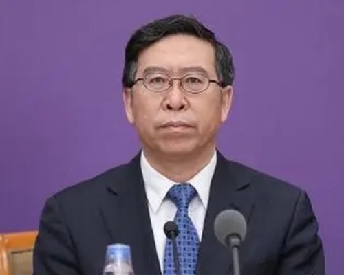 醫生王貴強表示,新型冠狀病毒相對於SARS和流感來說,病毒排毒時間更長、傳染性更強,致病性比流感重、比SARS輕。(網圖)