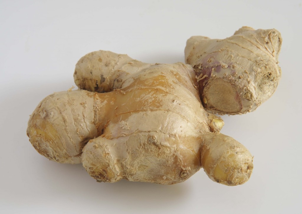 薑在產婦坐月期間擔當重要角色，既用以煲薑醋，亦需要用來煲水給媽媽洗頭。