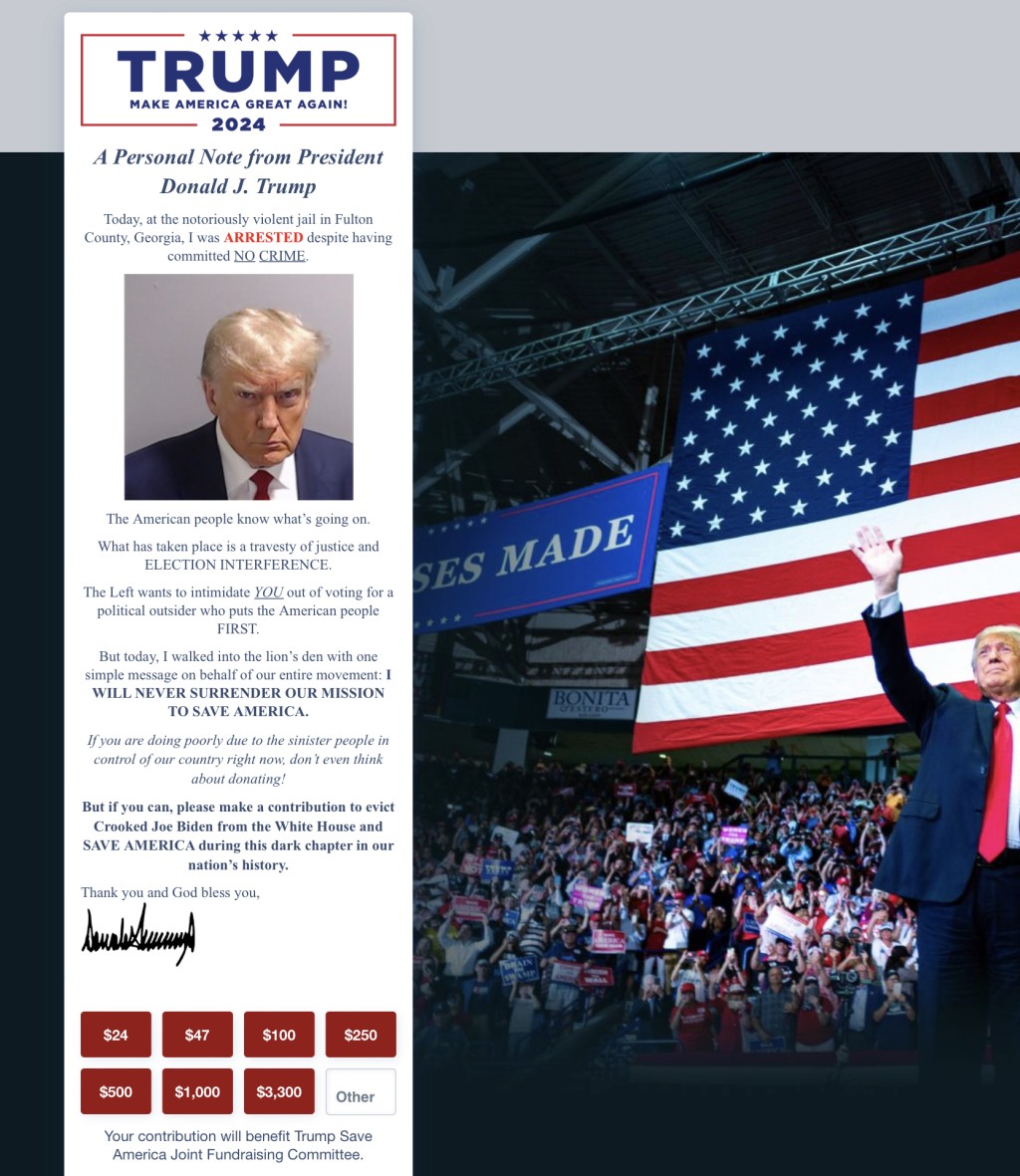 特朗普选举网站随即转用「大头照」作宣传。 