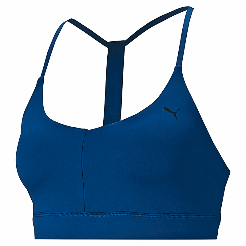 ●藍色Low Impact Strappy Bra，具排濕排汗功能。