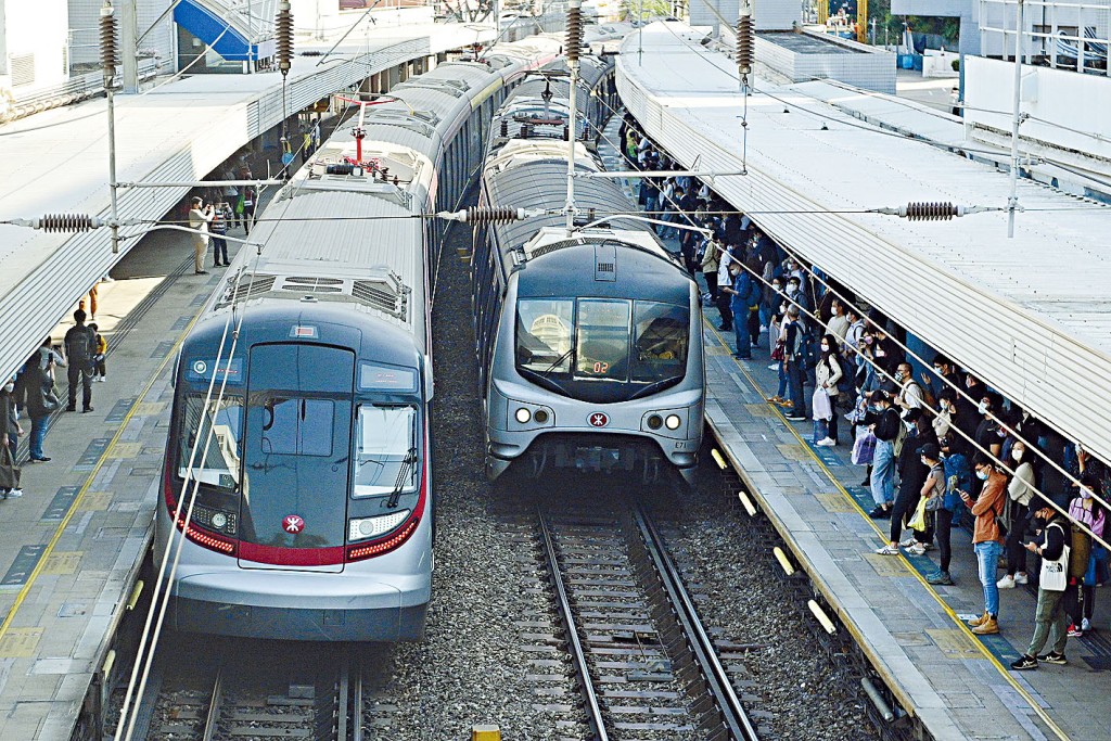 ■東鐵綫新信號系統啟用,全新九卡車列車亦首度服務乘客。