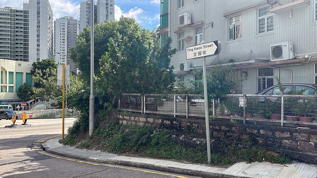 關門口村發生清潔劑冒煙事件。林思明攝 關門口村發生清潔劑冒煙事件。林思明攝