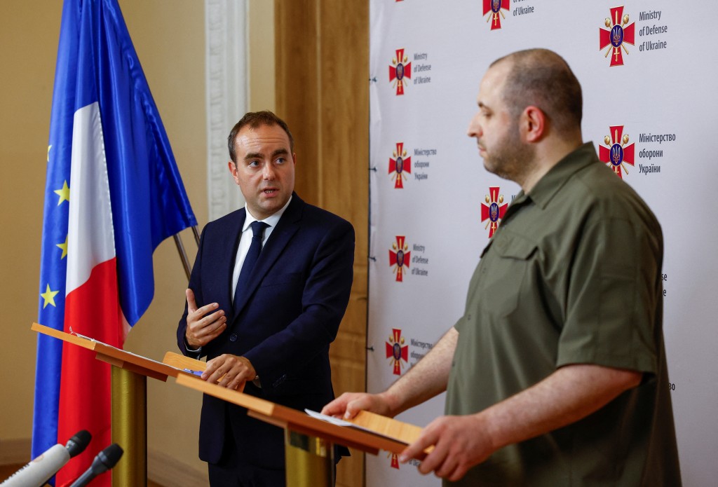 博雷利與烏克蘭國防部長烏梅洛夫會晤。路透社