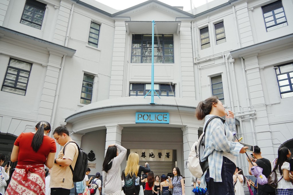 舊油麻地警署成為內地客熱門打卡點。 舊油麻地警署成為內地客熱門打卡點。