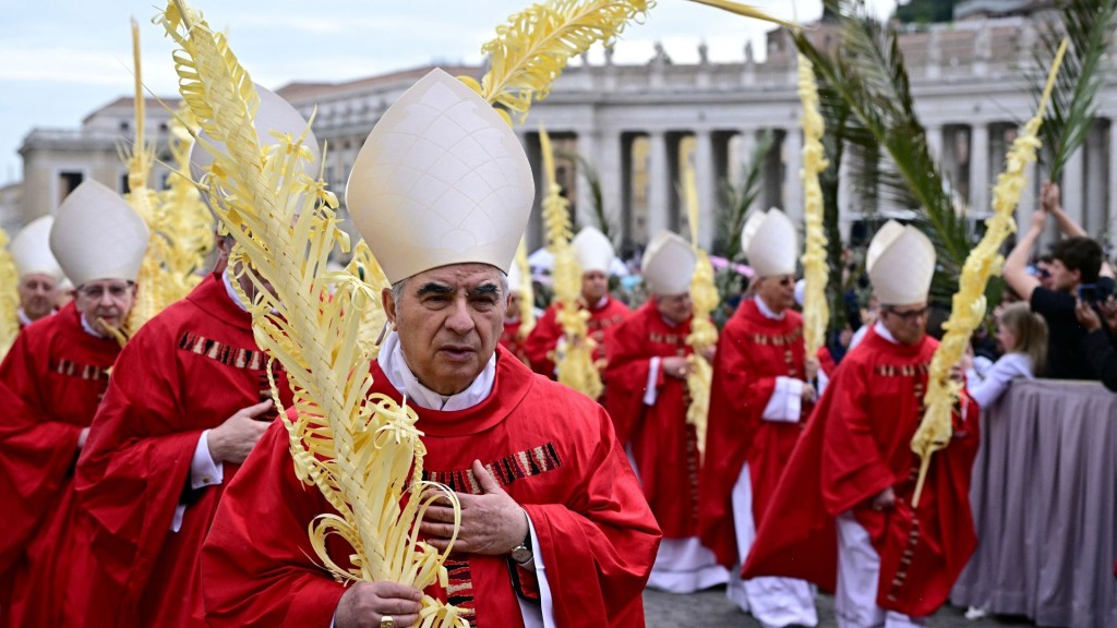 贝丘出席2025年棕枝主日(Palm Sunday)弥撒。 法新社 贝丘出席2025年棕枝主日(Palm Sunday)弥撒。 法新社