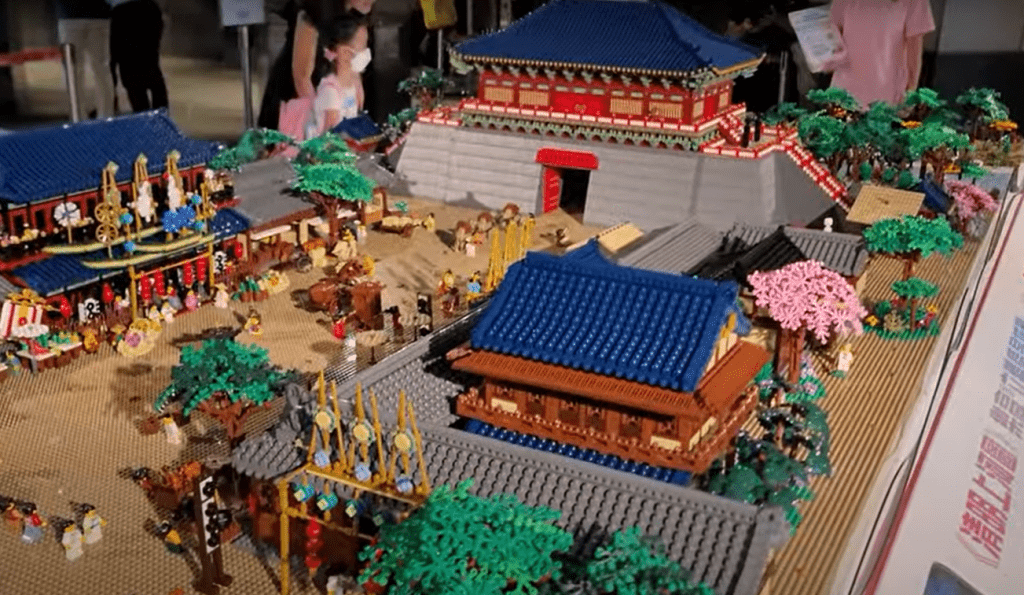 《清明上河圖》LEGO®模型展示了社會繁華景象及各階層人民的日常生活。