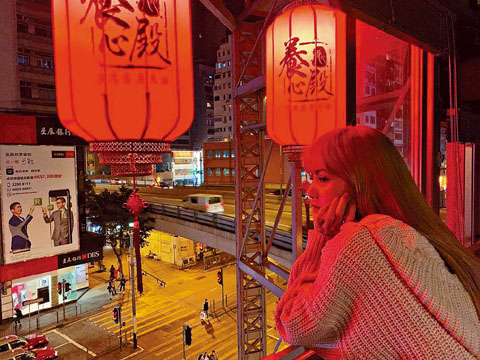 ■Lisa前晚抵港後，即到銅鑼灣的火鍋店歎美食。