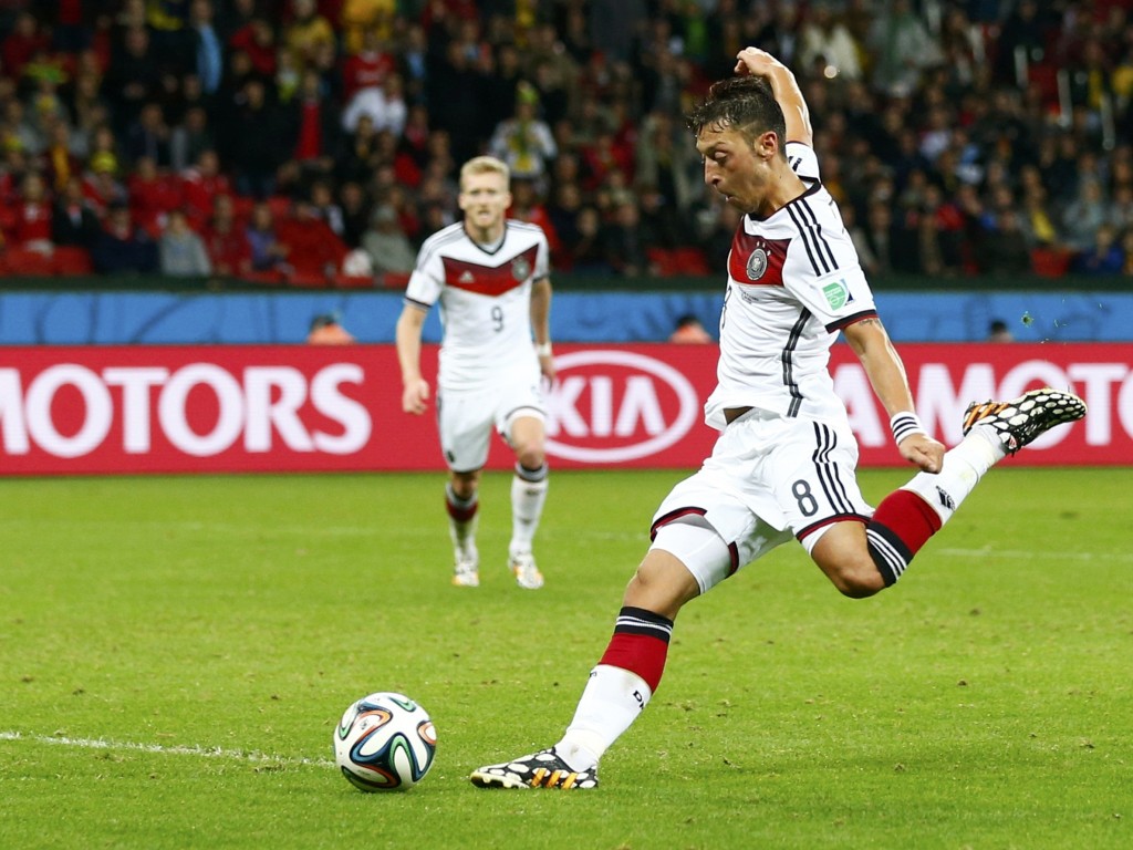 奧斯爾(右)是德國2014世界盃奪冠功臣之一。資料圖片