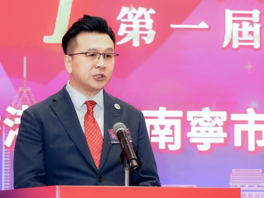 創會會長何永輝致辭。商會供圖 創會會長何永輝致辭。商會供圖
