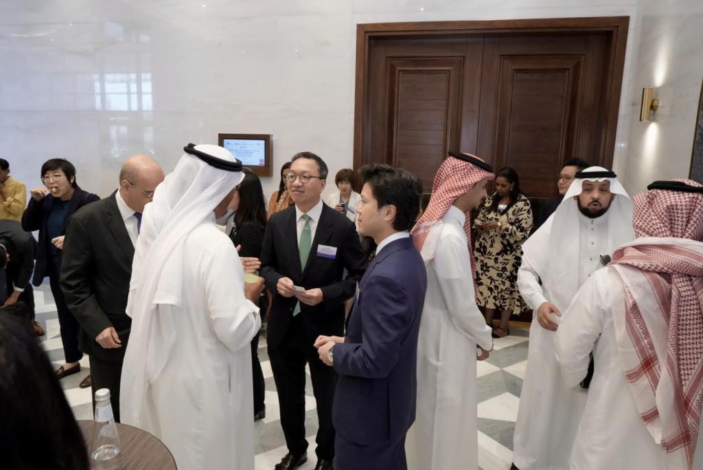 代表團藉午餐會拉近香港與沙特兩地三層面的關係。