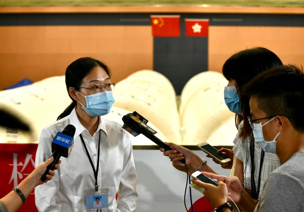 謝麗強調來港隊員來港後再要接受華昇培訓及網上考核，合格後才可工作。