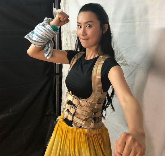 陳法拉佔戲不少。