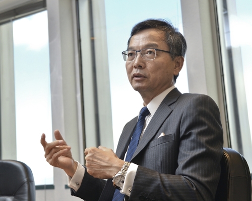 林正財指政府正研究更直接措施令市民保持社交距離。資料圖片