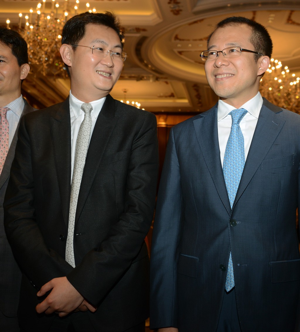 马化腾（左）在2005年找来刘炽平（右）打理腾讯后，业务蒸蒸日上。