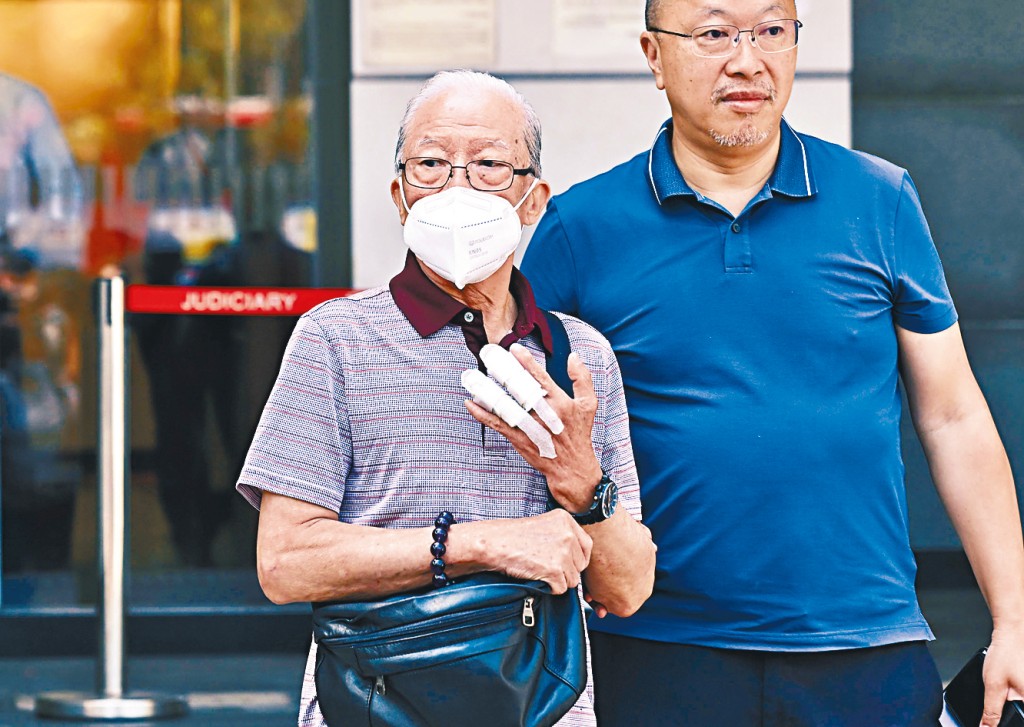 何伯被控有意圖而傷人罪，早前已認罪。