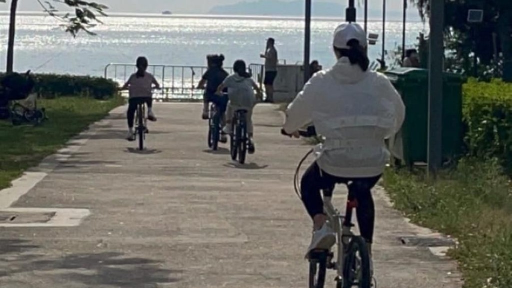 踩單車經常聽到前車放屁,是常見的情況。