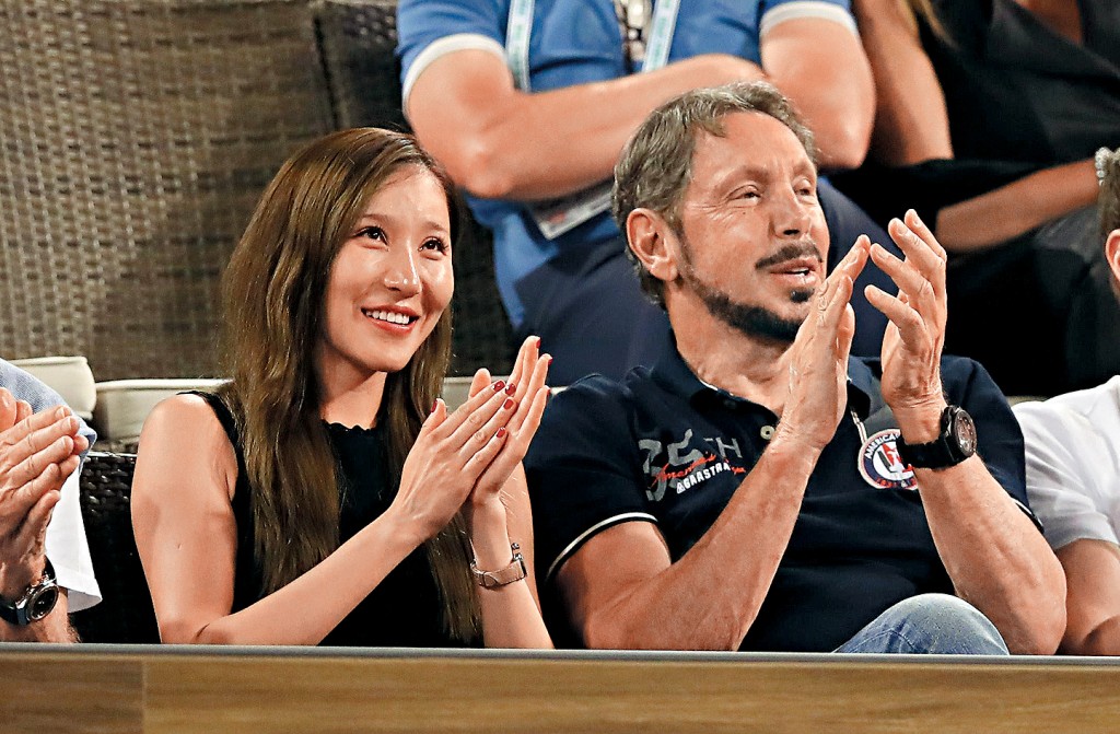 億萬富豪埃利森與華裔嬌妻朱喬琳（Keren Zhu）。