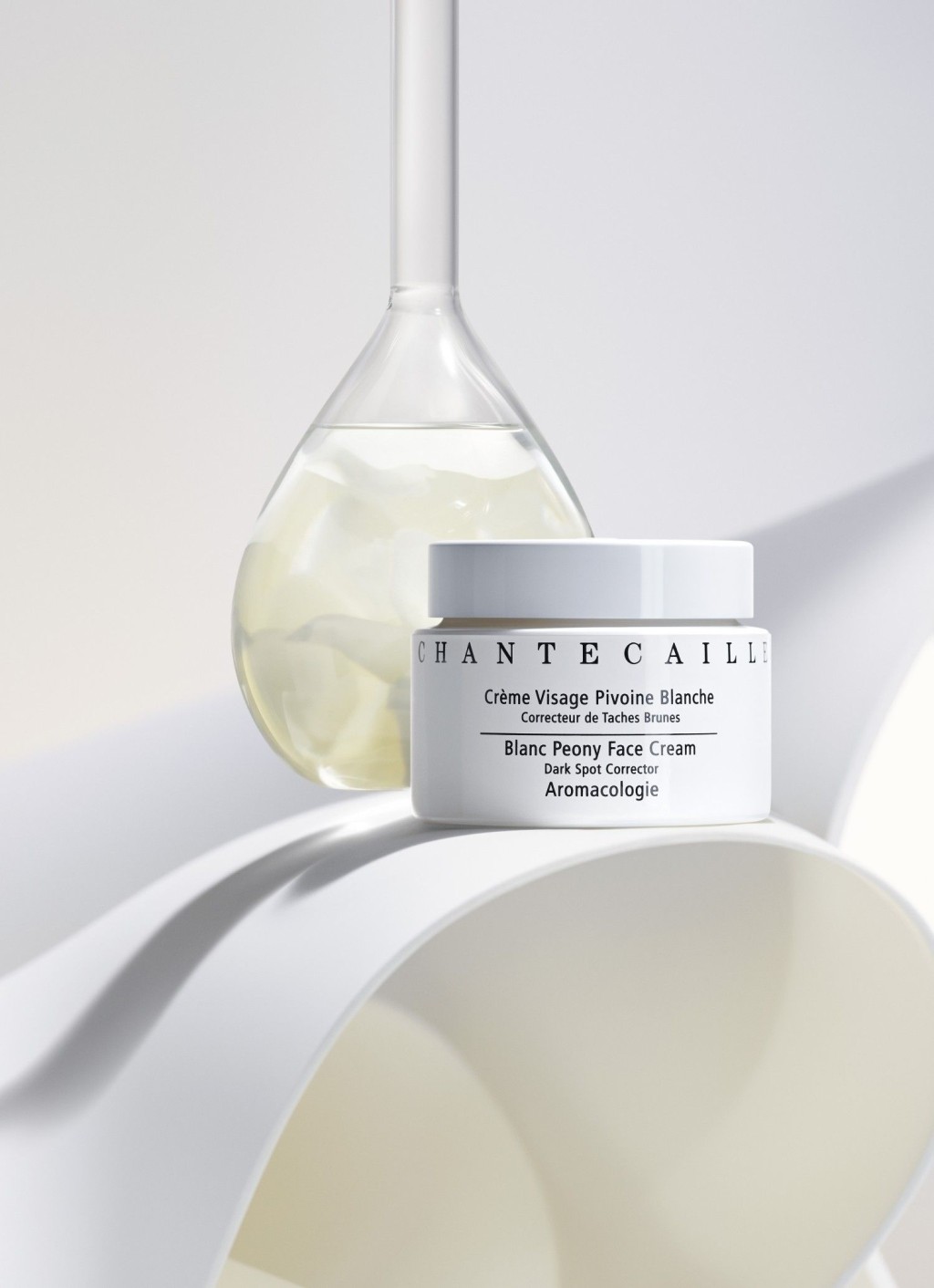 Chantecaille 雪牡丹臻白透亮面霜 $3,290 獨有多元透亮複合物,以高端科研結合花妍配方,狙擊酪氨酸酶的活性,以減少黑色素形成 Chantecaille 雪牡丹臻白透亮面霜 $3,290 獨有多元透亮複合物,以高端科研結合花妍配方,狙擊酪氨酸酶的活性,以減少黑色素形成