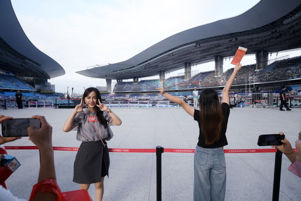 全運會開幕式今晚在廣州舉行。陳浩元攝 全運會開幕式今晚在廣州舉行。陳浩元攝