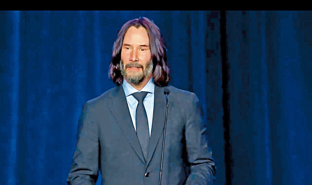 奇洛在台上悼念《殺神John Wick》拍檔Lance，更一度哽咽。