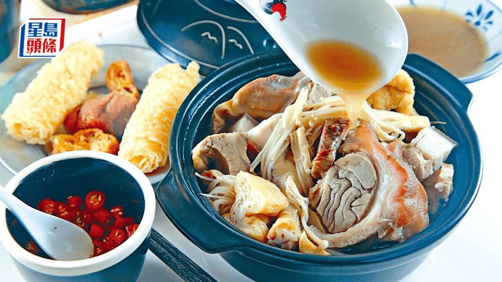 有店家用上有多种不同部分的猪肉做肉骨茶大杂锦，属吉隆坡风味。星岛资料图