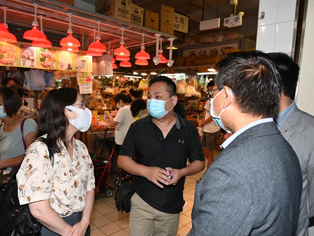 食環署致力在公眾街市推廣使用非接觸式付款。