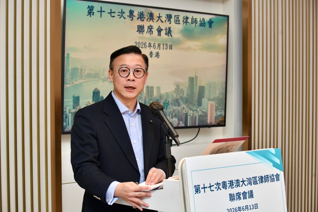 香港律政司副司長張國鈞出席午宴並致辭。 香港律政司副司長張國鈞出席午宴並致辭。