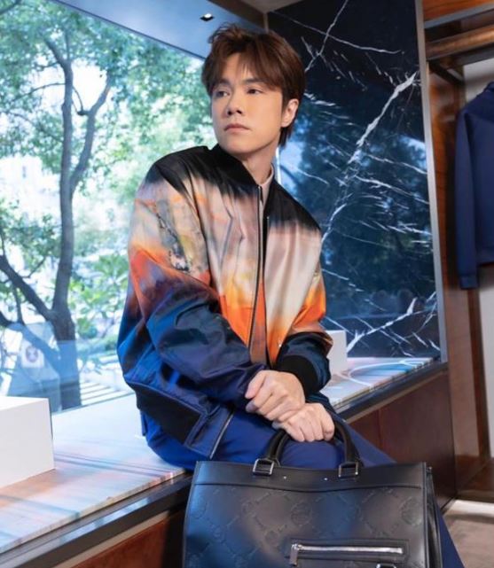 軒仔將於下月在紅館開騷。