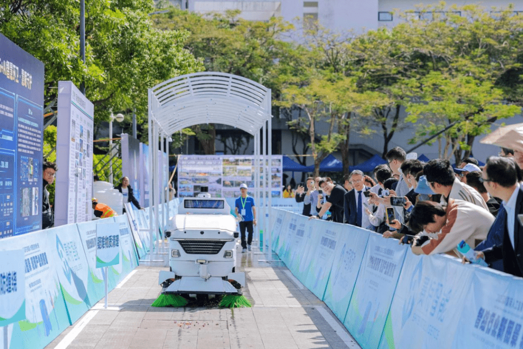 近年來AI大模型、無人智能駕駛、具身智能等技術的進步與發展，進一步加快了環衞機器人的產業化落地速度。